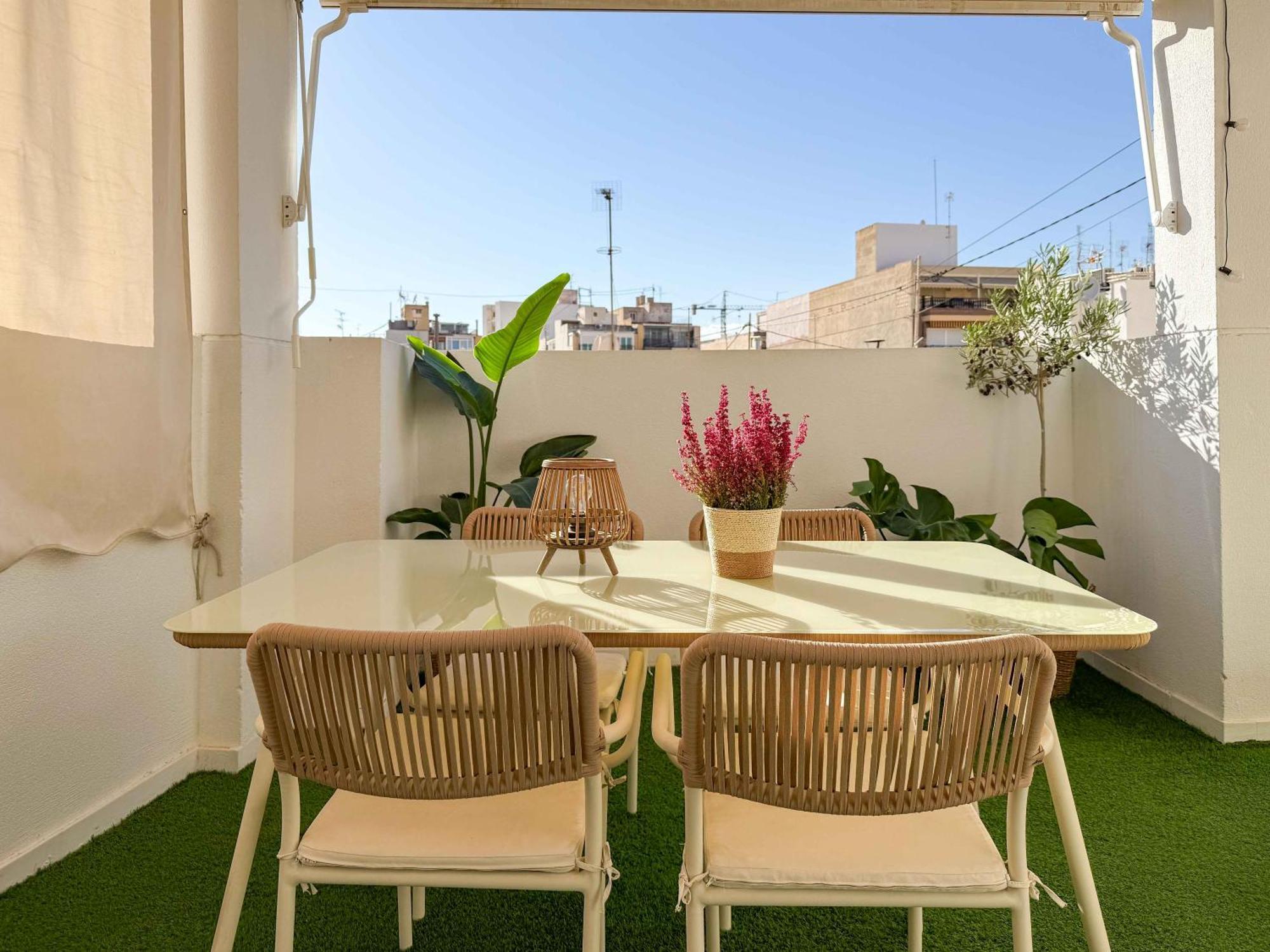 El Atico Del Mercado. Un Lugar Dificil De Olvidar. Alicante Buitenkant foto